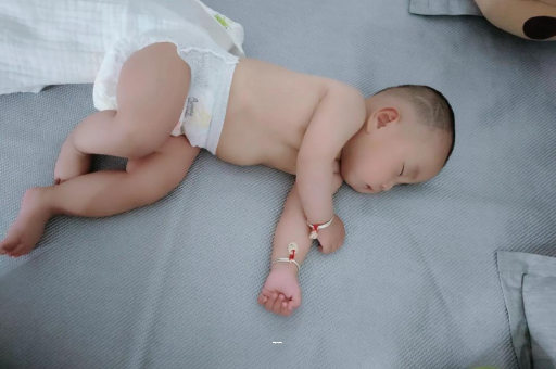 哈尔滨宝宝突然很多眼屎